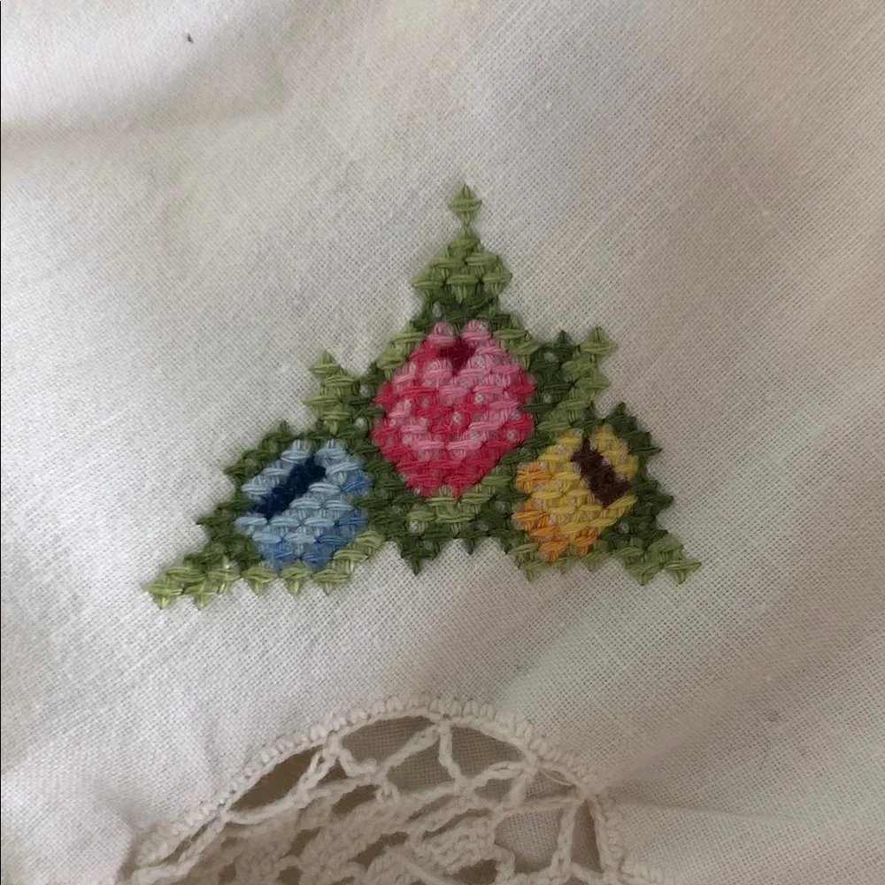 VINTAGE UPCYCLED COTTON TABLECLOTH EMBROIDERY & CROCHET DETAILS